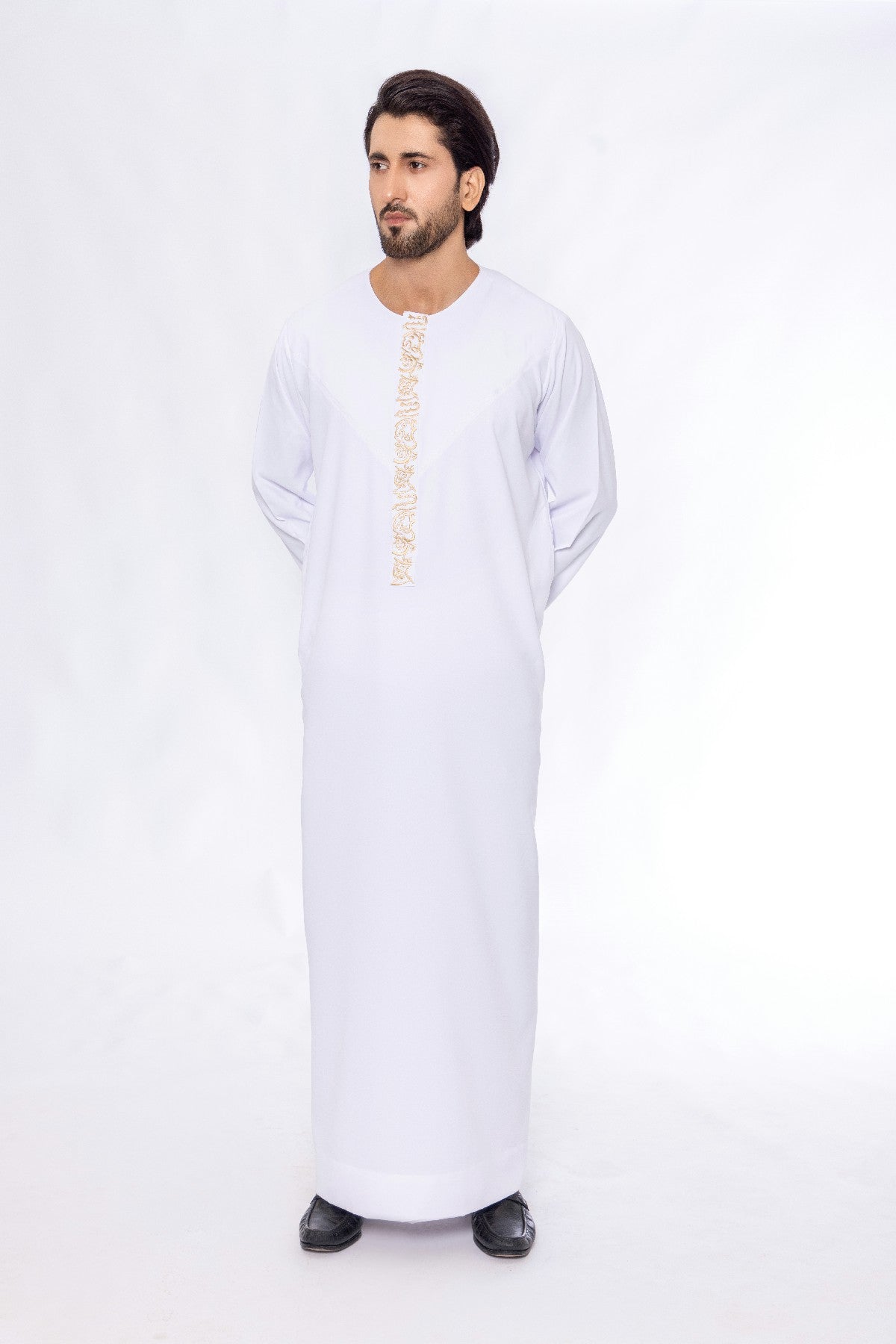 Al Iwan – White Embroidered Emirati Thobe