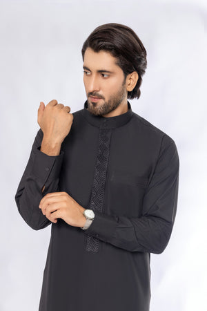 Black Embroidery Saudi Thobe