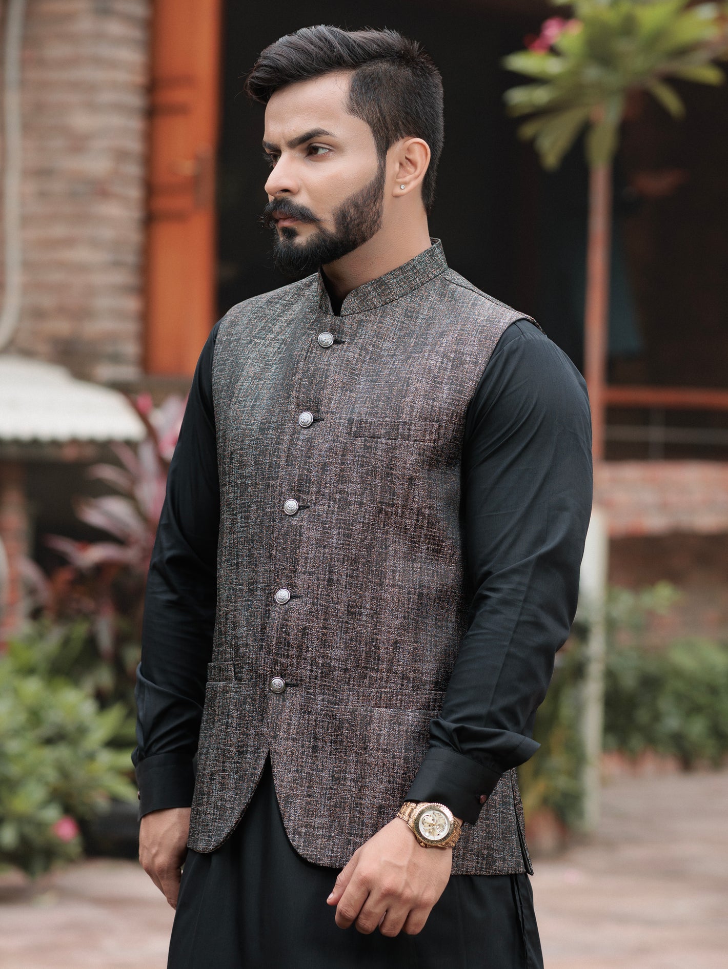 TEXTURED BLACK WAIST COAT