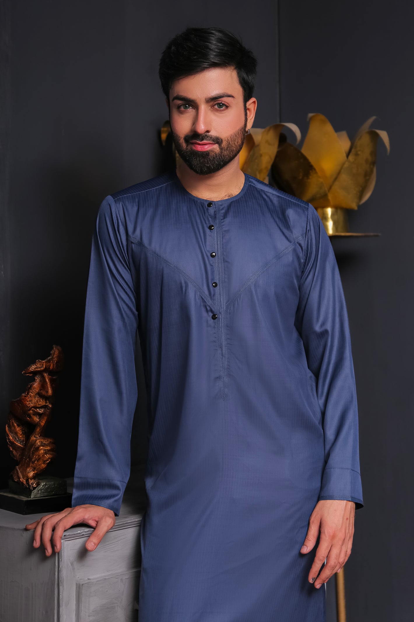 Shiny Blue Emarati Thobe
